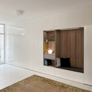 Hallway wardrobe made-to-measure