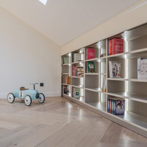 Hallway wardrobe pace in a small area